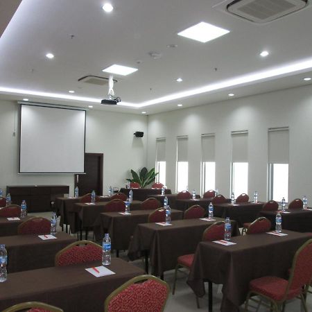 Bamboo Inn Hotel & Cafe Jakarta Luaran gambar