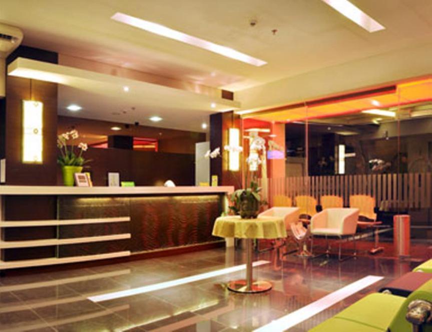 Bamboo Inn Hotel & Cafe Jakarta Luaran gambar